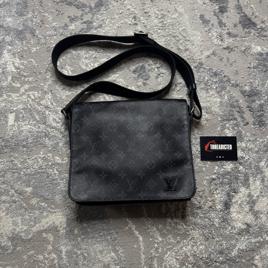MONOGRAM DISTRICT PM MESSENGER BAG