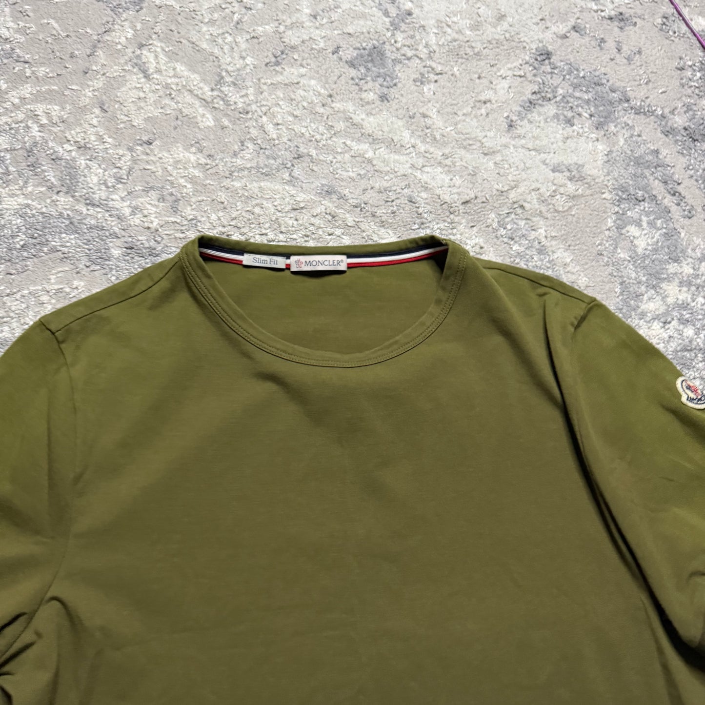 T-SHIRT - SIZE M (Fits XS/S)