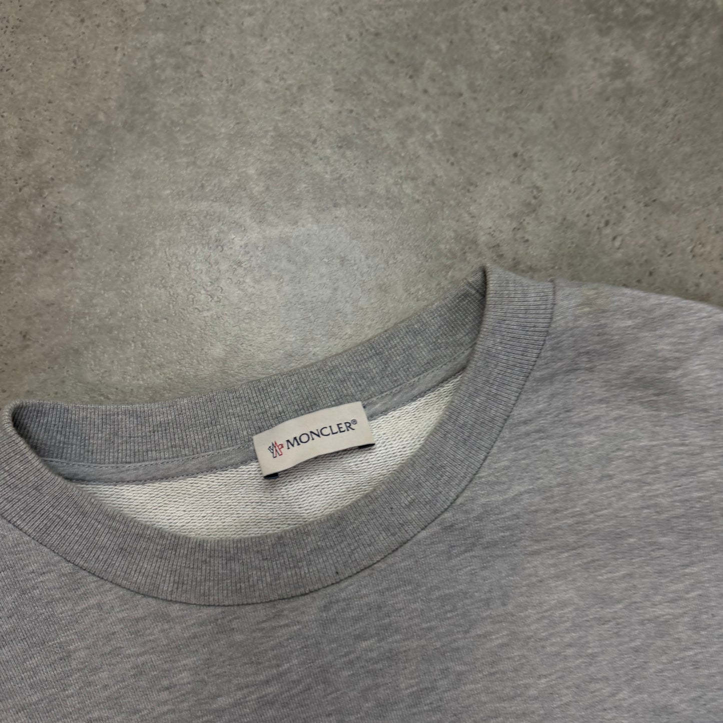 SWEATSHIRT - SIZE XL (Fits L)