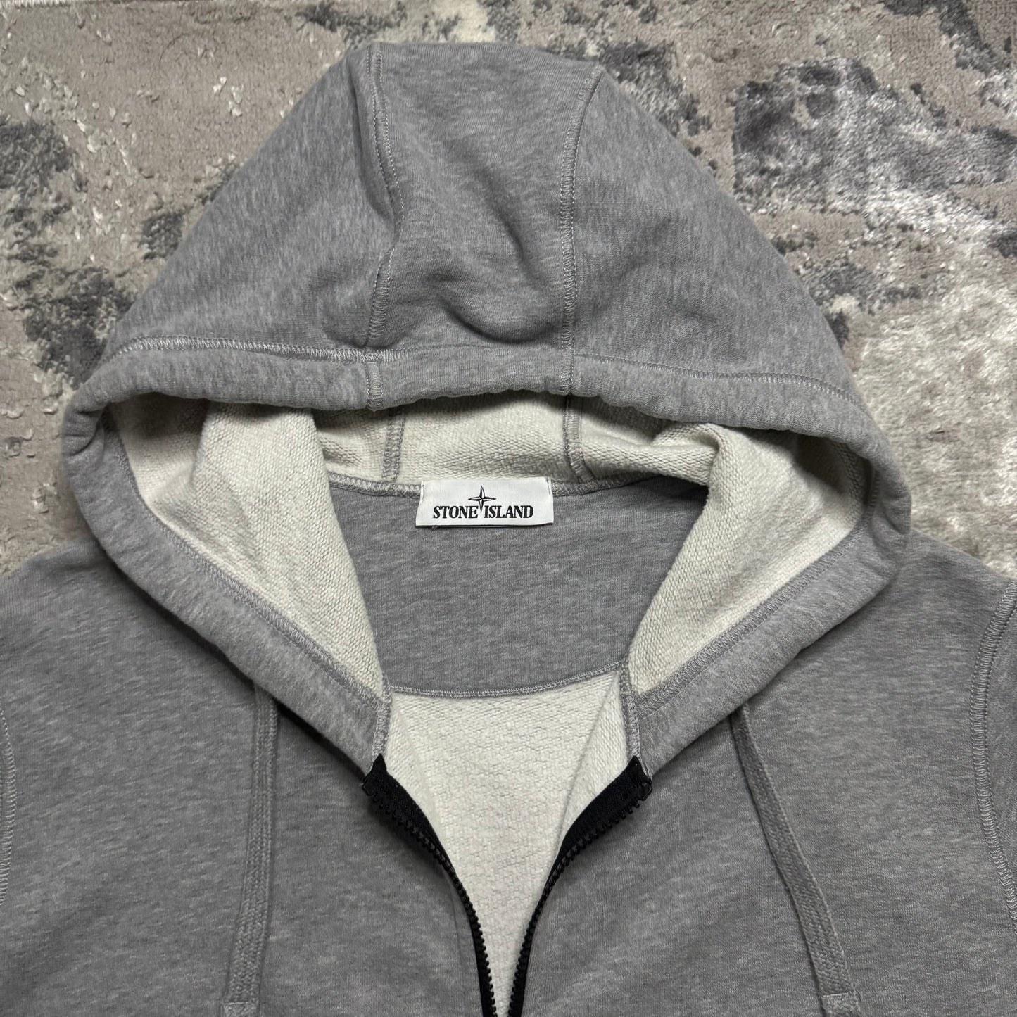 ZIP UP HOODIE - SIZE L (Fits M/L)
