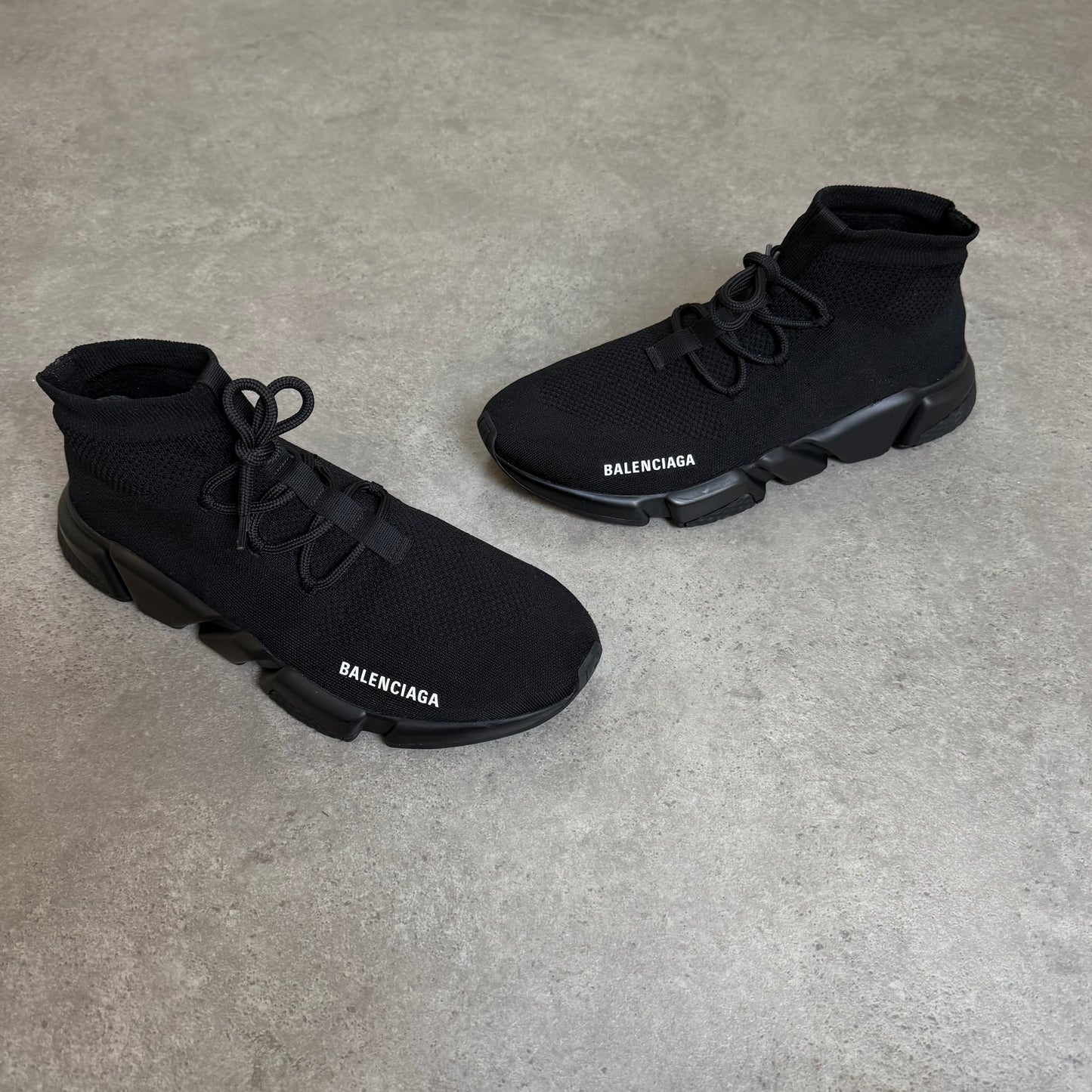 LACE UP SPEED TRAINER - SIZE UK 9 (Fit UK 10)