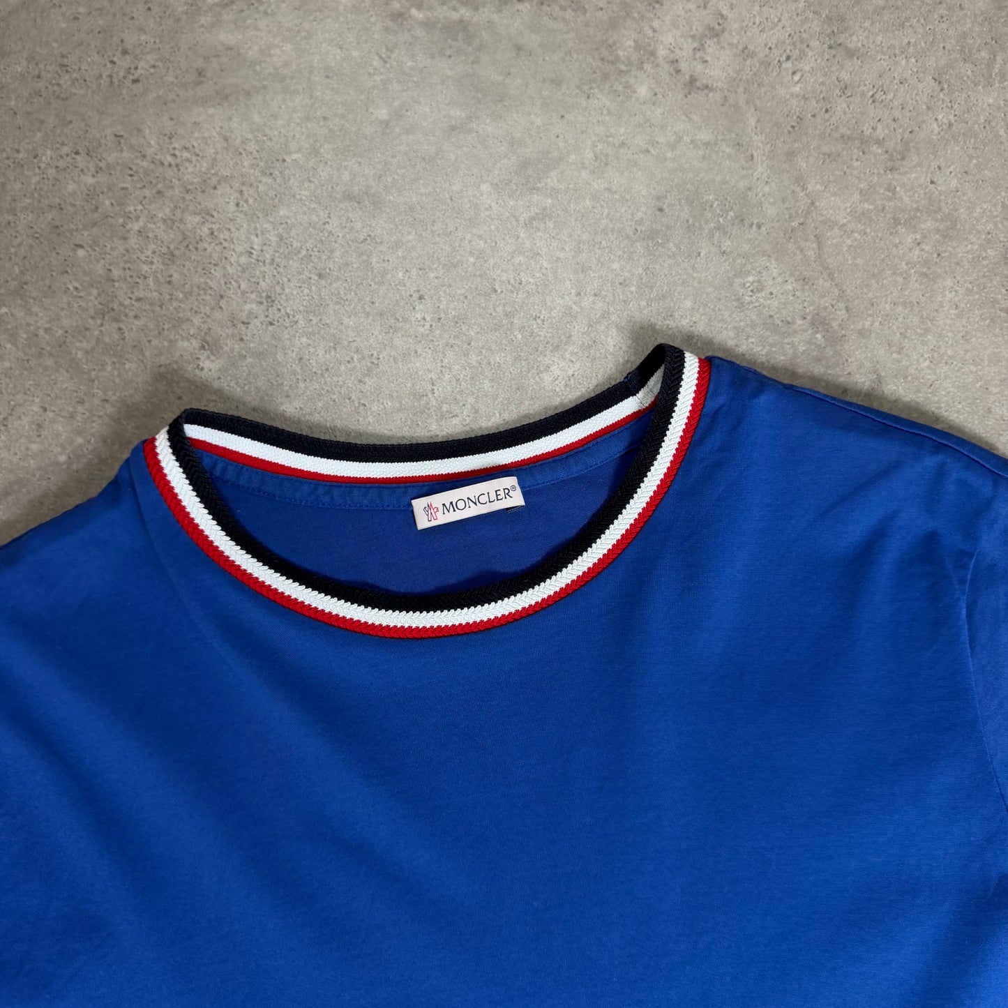 T-SHIRT - SIZE M (Fits S)