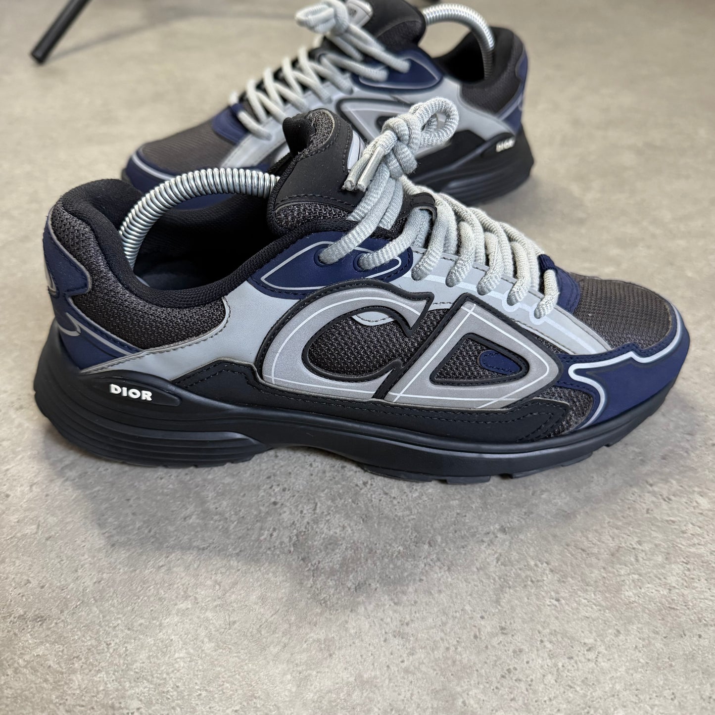 B30 TRAINER - SIZE UK 7