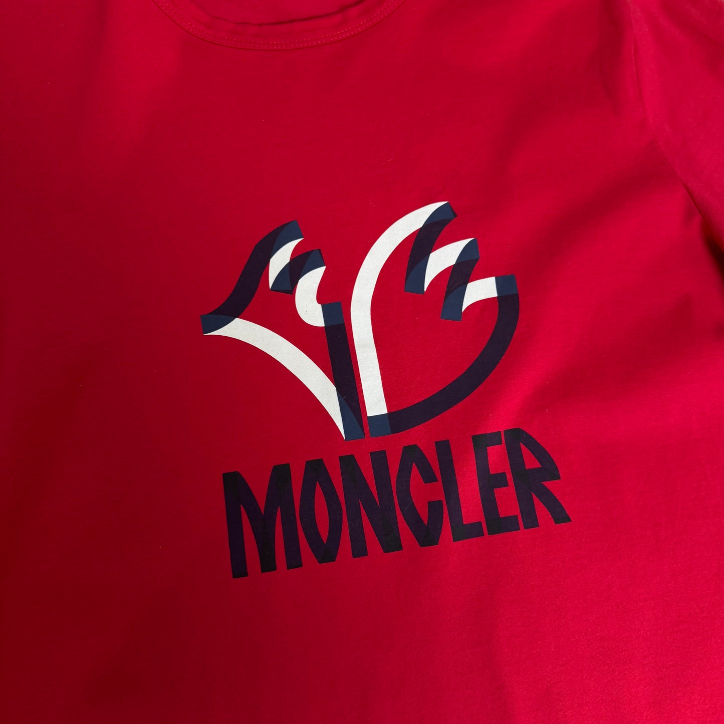 T-SHIRT - SIZE S (Fits XS)