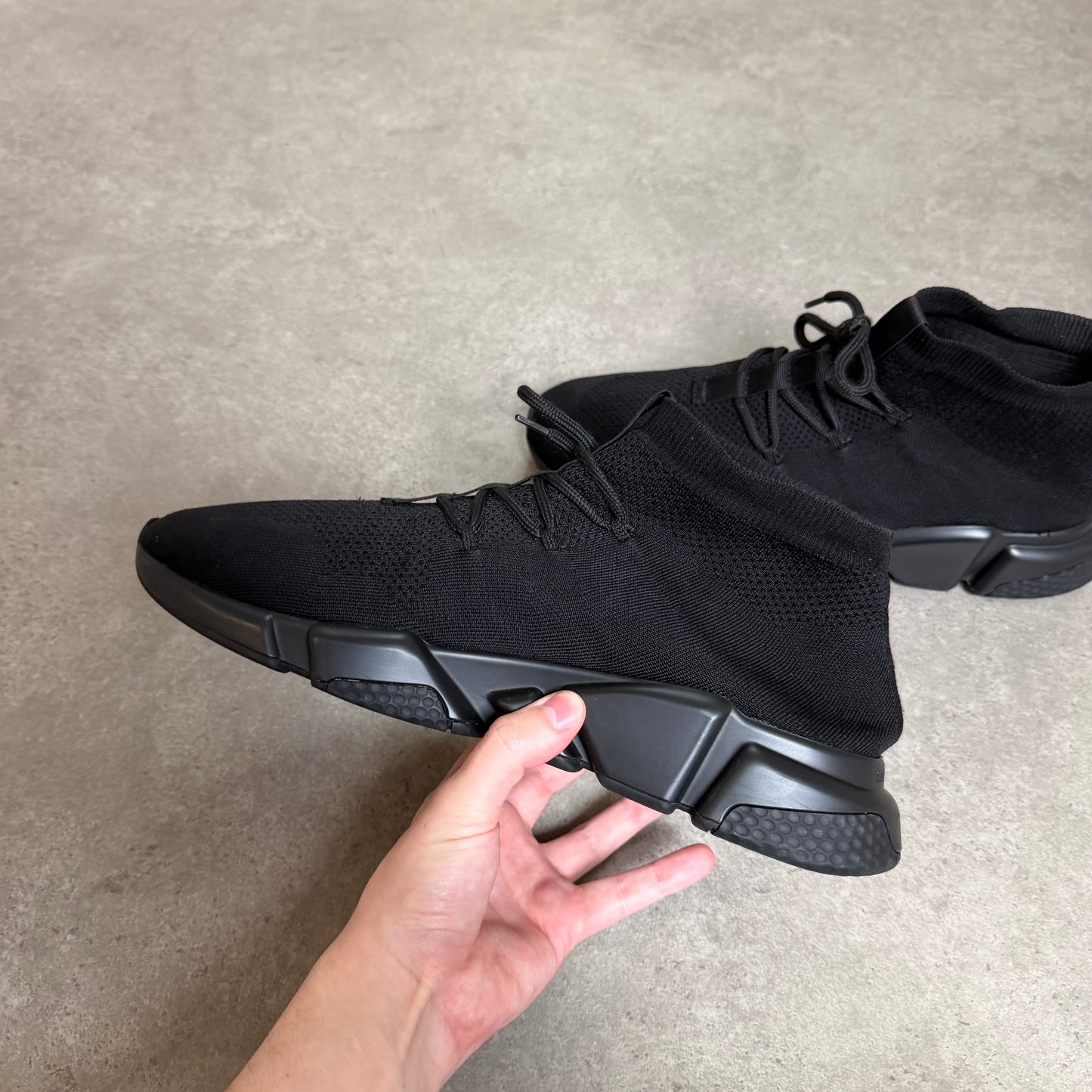LACE UP SPEED TRAINER - SIZE UK 11 (Fit UK 12)