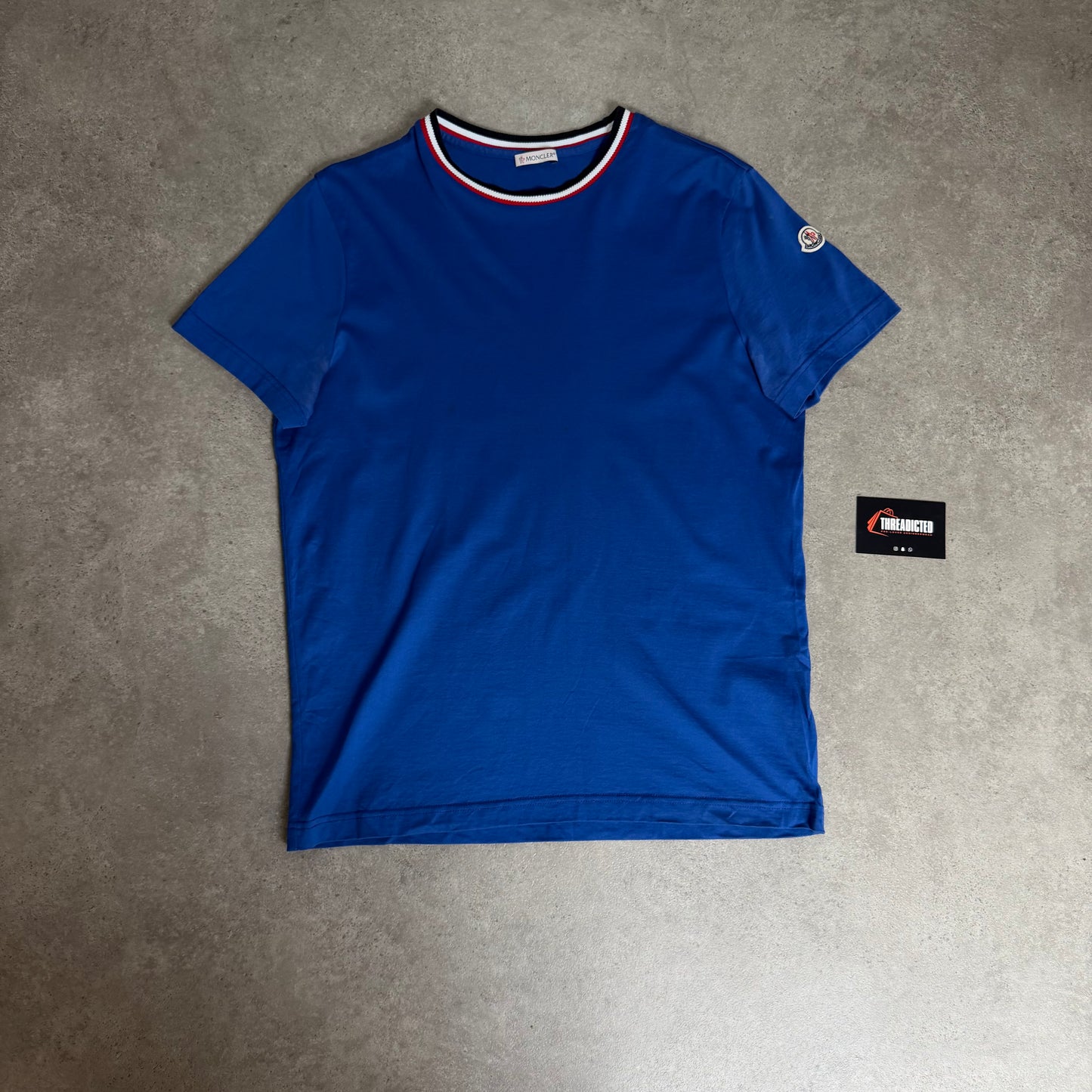 T-SHIRT - SIZE M (Fits S)