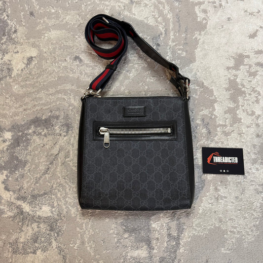 MESSENGER BAG - SMALLER VERSION