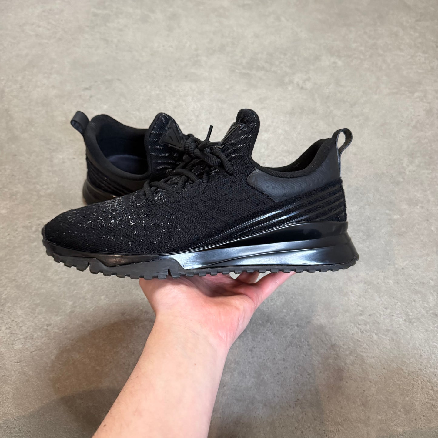 VNR TRAINER - SIZE LV 7.5 (Fit UK 8/8.5)