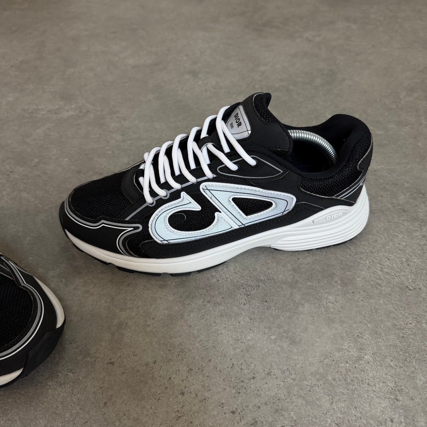 B30 TRAINER - SIZE UK 9