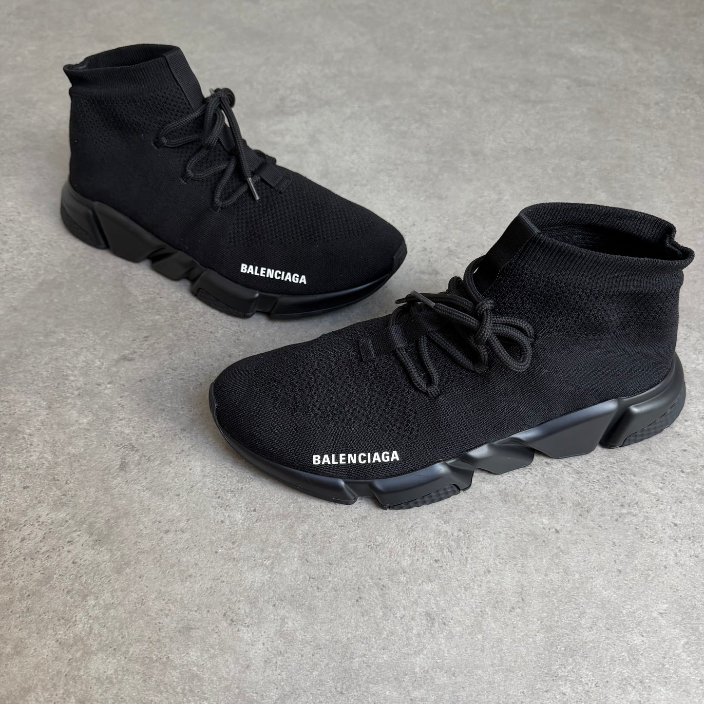 LACE UP SPEED TRAINER - SIZE UK 9 (Fit UK 10)