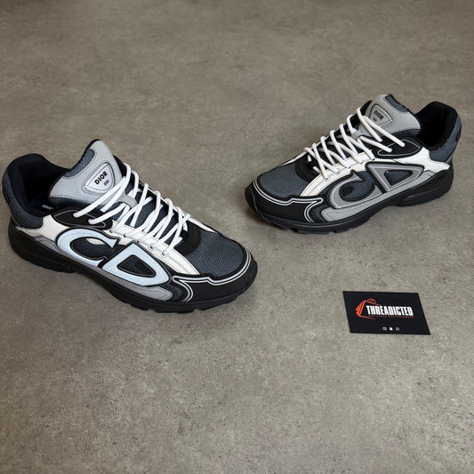 B30 TRAINER - SIZE UK 9.5
