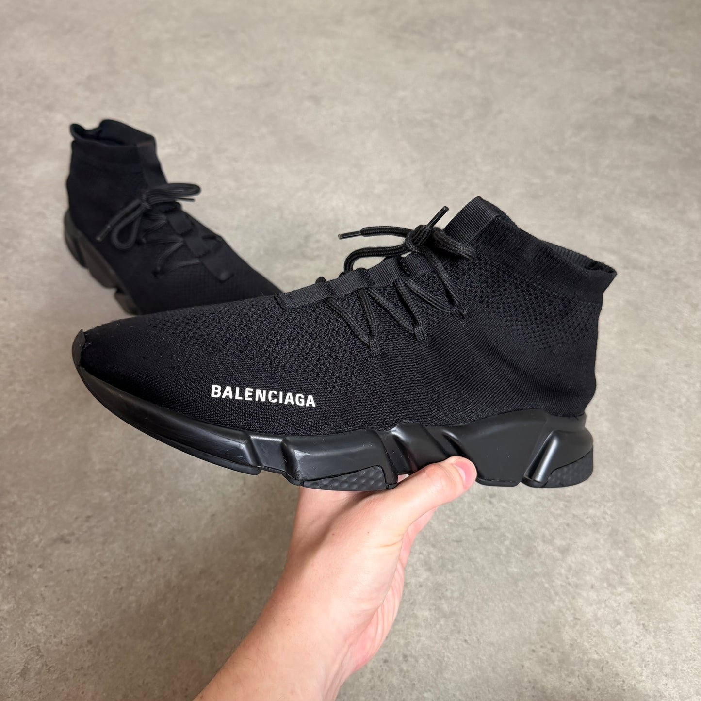 LACE UP SPEED TRAINER - SIZE UK 11 (Fit UK 12)