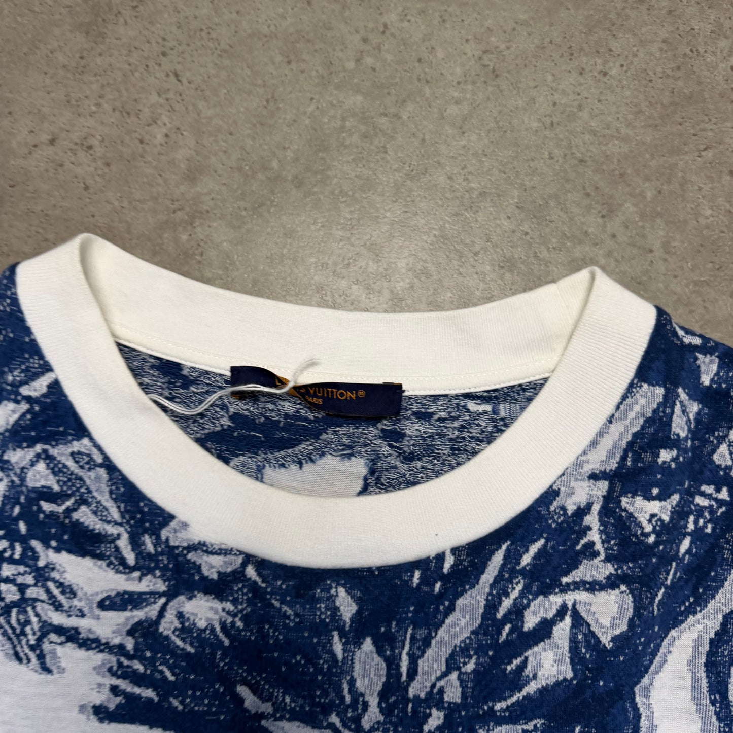 'FLORAL' T-SHIRT - SIZE XXL (Fits XL 23.5" PTP)