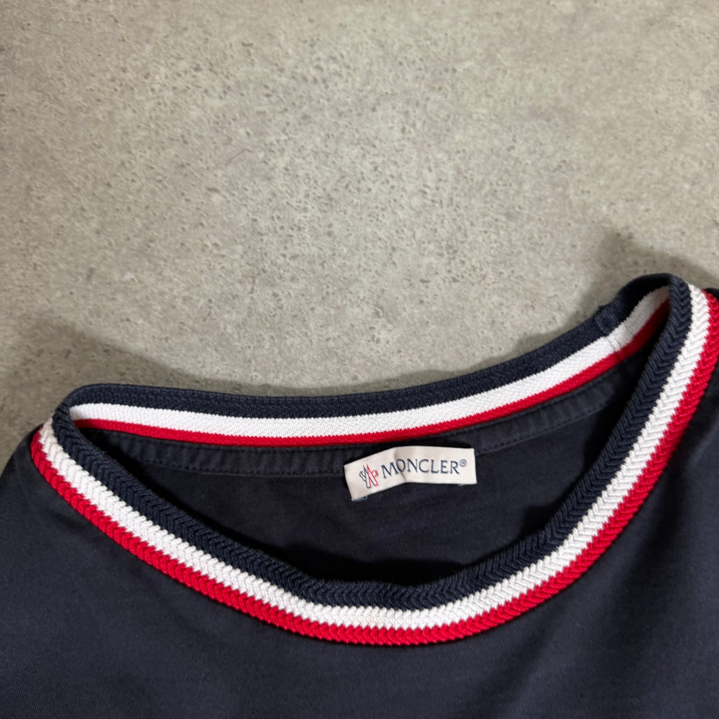 T-SHIRT - SIZE M (Fits S/M)