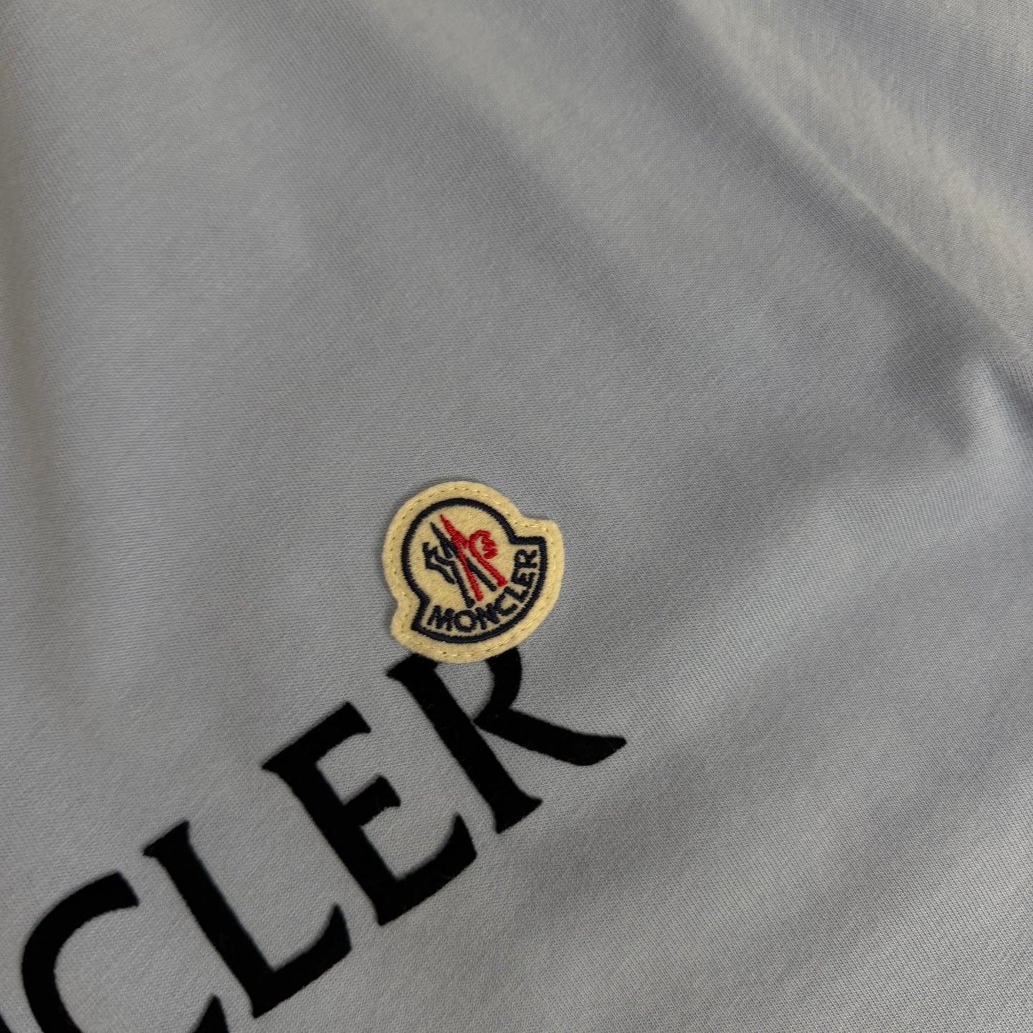 T-SHIRT - SIZE XL (Fits Slim)