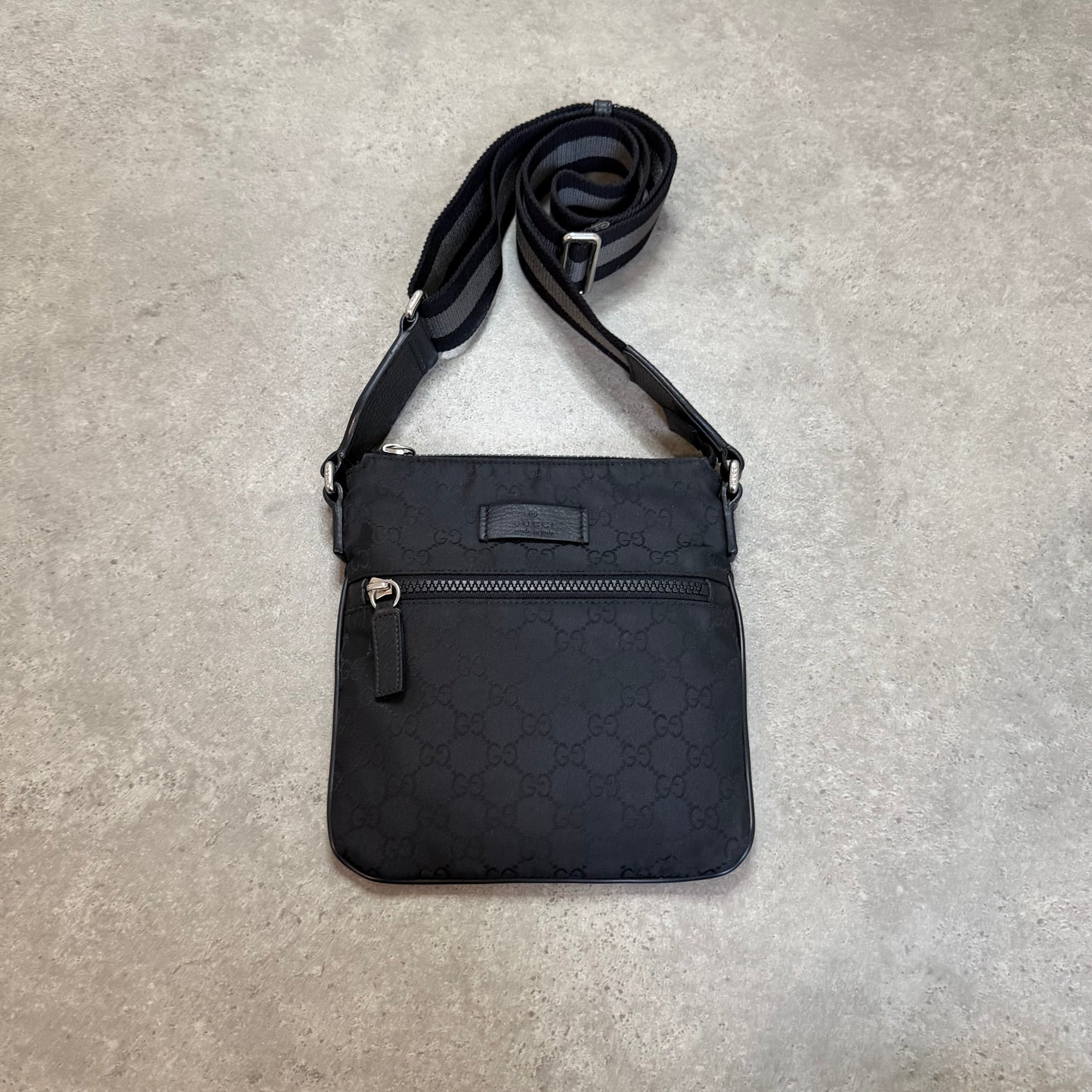 NYLON MESSENGER BAG - SMALL SIZE