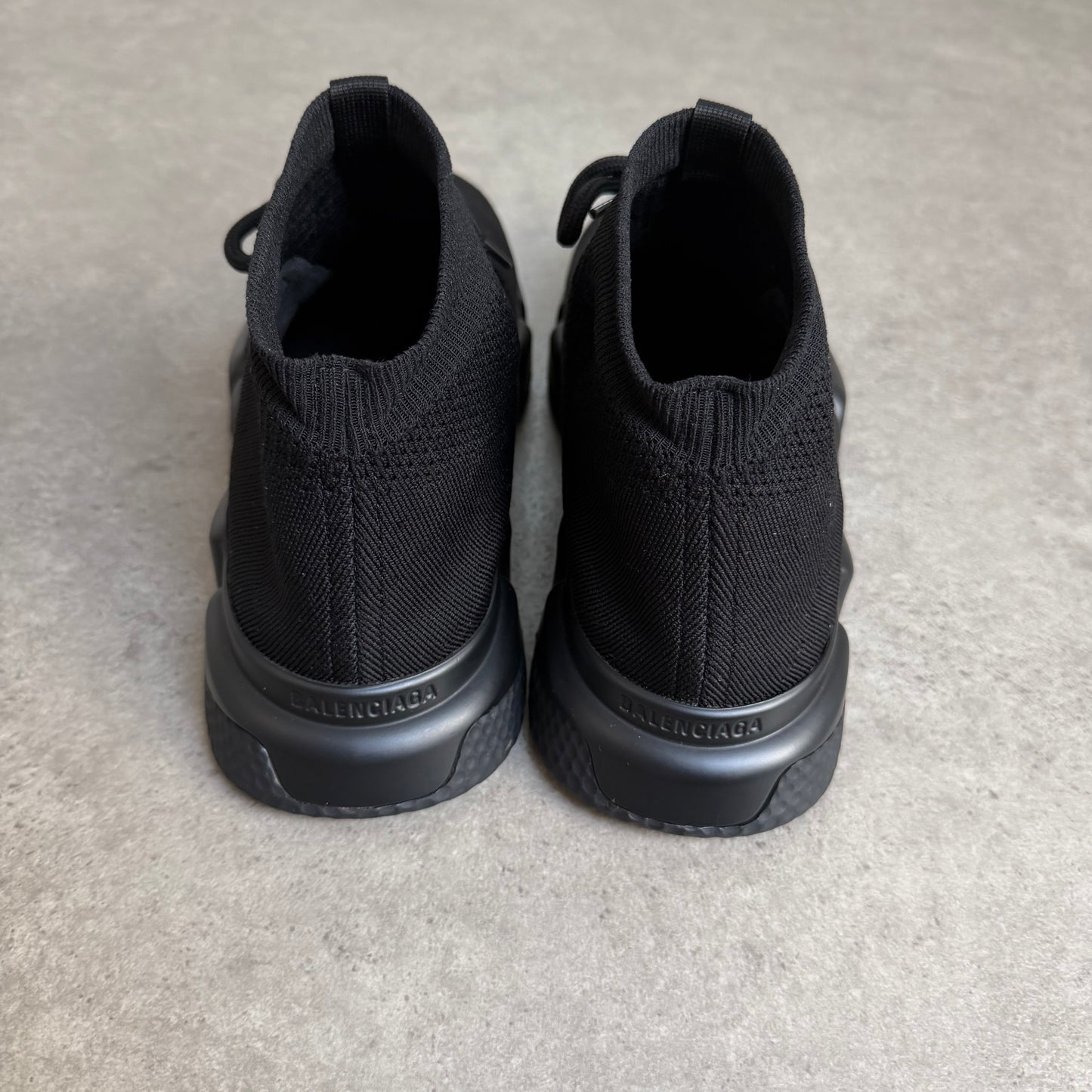 LACE UP SPEED TRAINER - SIZE UK 9 (Fit UK 10)