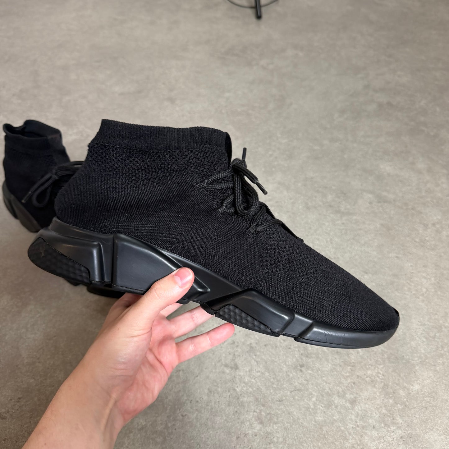 LACE UP SPEED TRAINER - SIZE UK 11 (Fit UK 12)