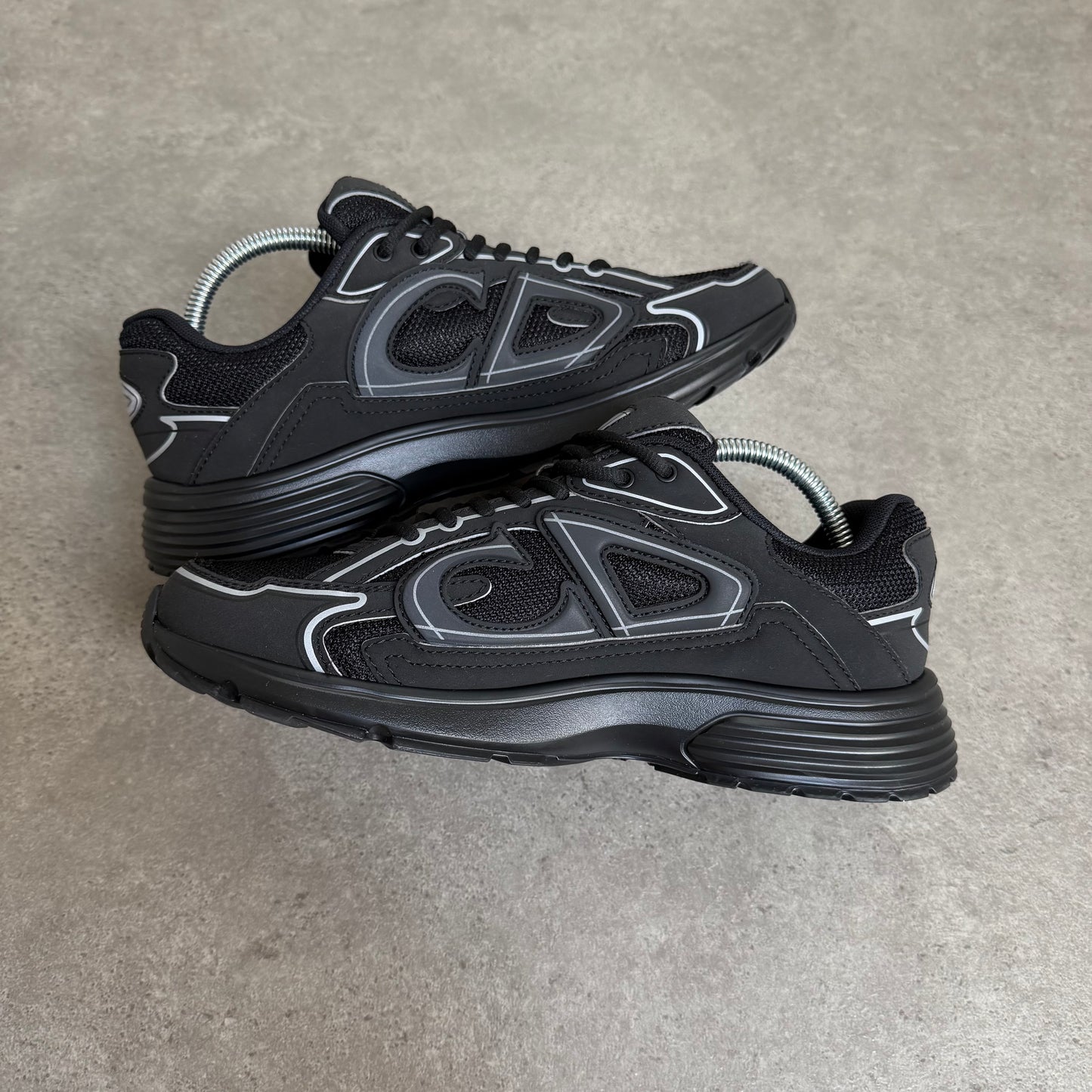 B30 TRAINER - SIZE UK 6 (Fit UK 7)
