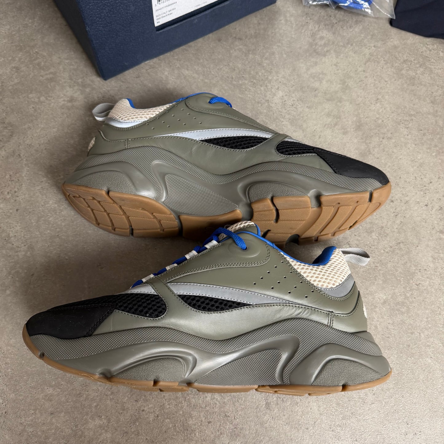 B22 TRAINER - SIZE UK 10